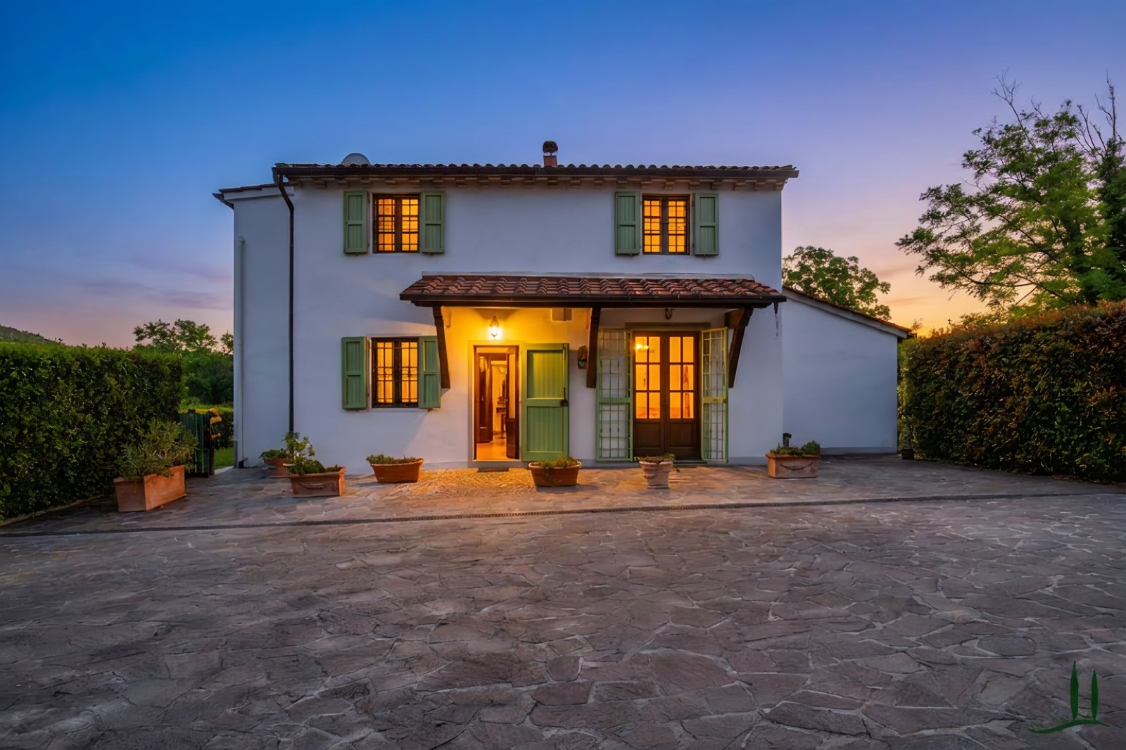 Day to Dusk · Villa: dopo